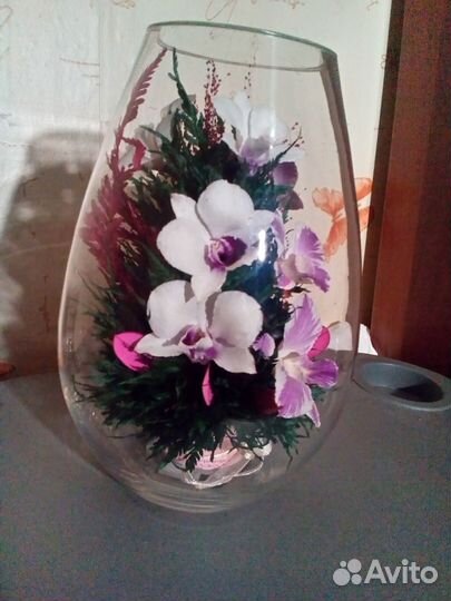 Цветы в колбе