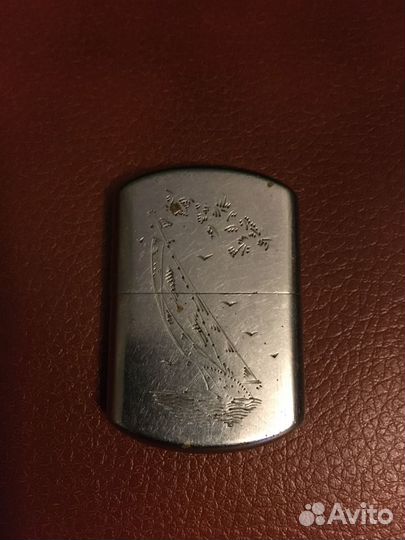 Зажигалка ретро