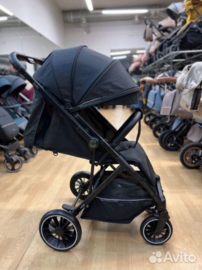 Прогулочная коляска новая