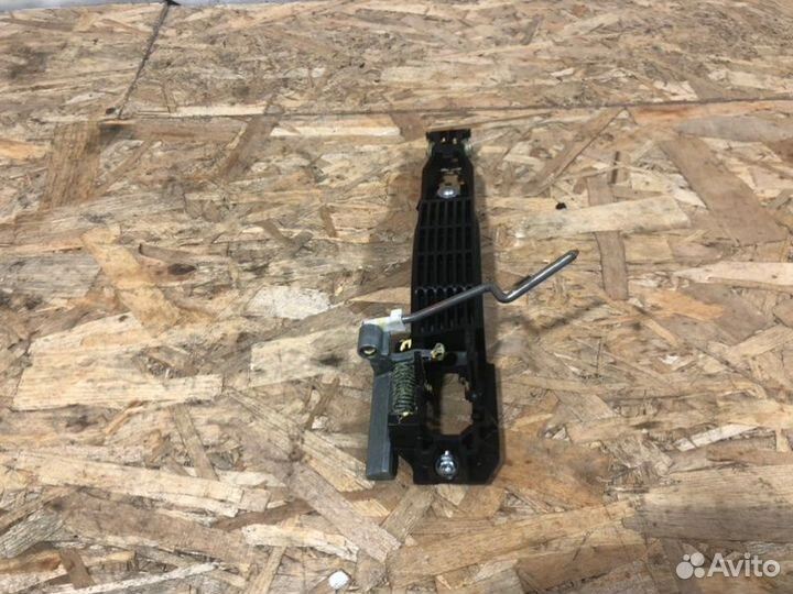 Кронштейн ручки двери задний левый Mazda 6 GJ