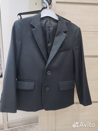 Школьный костюм для мальчика 122 серый