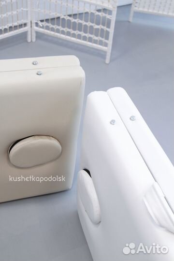 Кушетка массажная складная