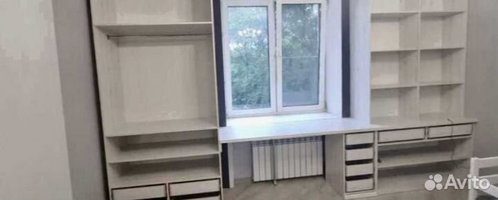 Рабочая зона у окна