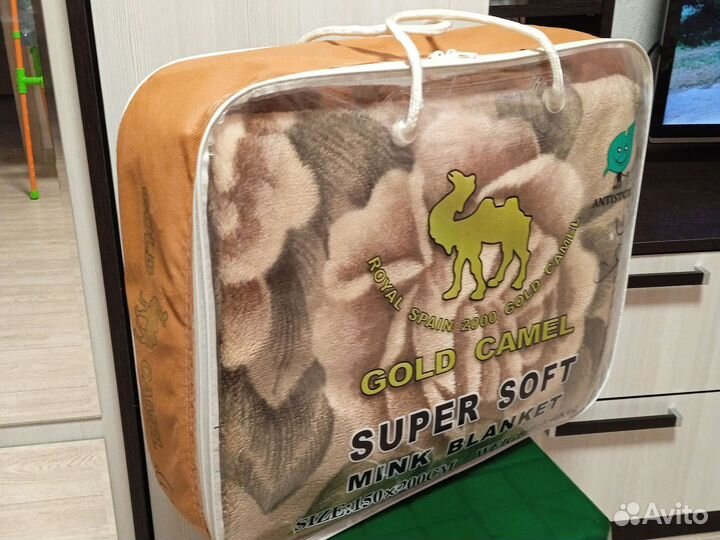 Пледы и покрывало