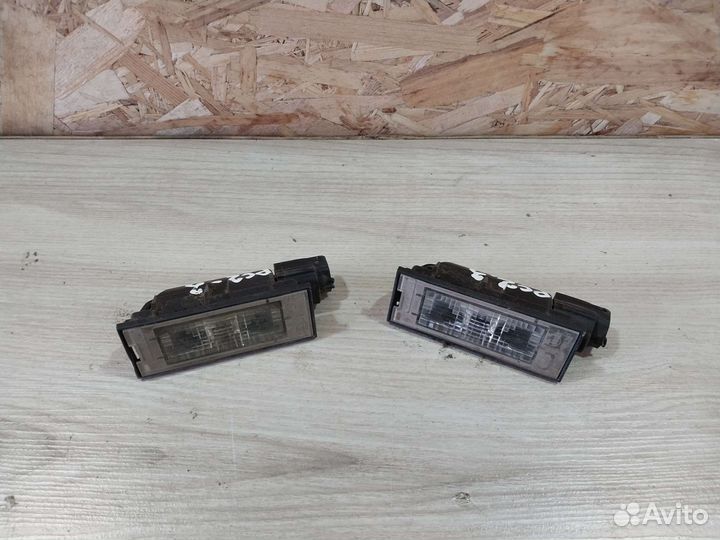 Фонарь подсветки номера Renault Symbol 2 2008-2012