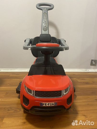 Машинка каталка с ручкой