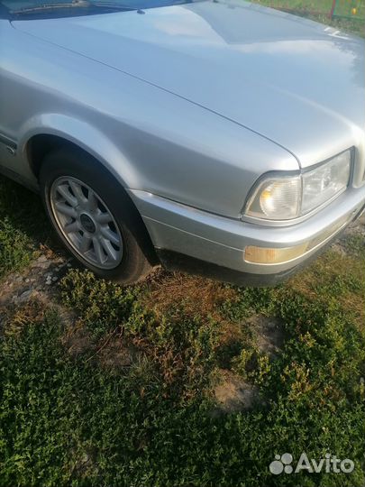 Бампер передний Ауди80 купе. Стоит на б4