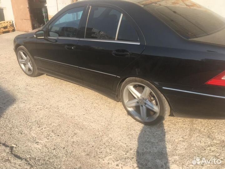 Запчасти w203