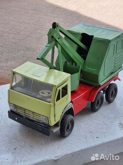 Игрушка экскаватор. Времён СССР