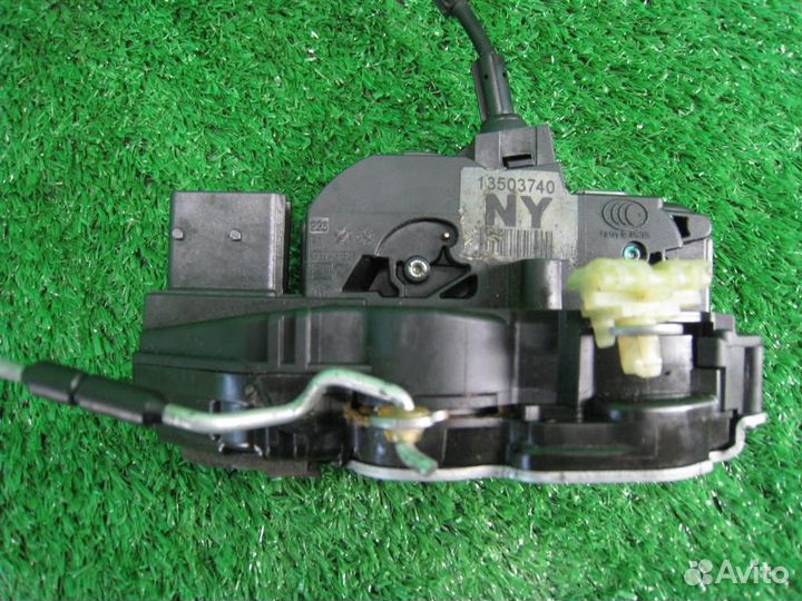 Замок двери передней правой Chevrolet Cruze J300