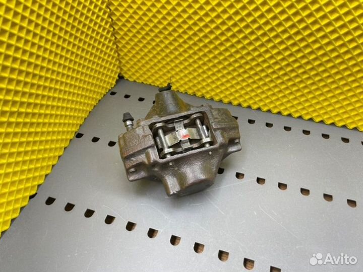 Суппорт задний левый Mercedes-Benz C-Class W202