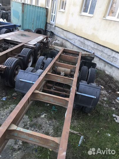 Полуприцеп контейнеровоз