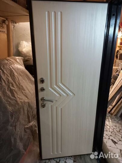 Дверь металлическая новая с терморазрывом