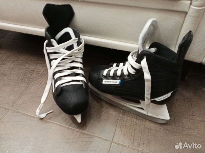 Коньки хоккейные 35 размер