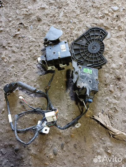 Моторчик заслонки печки Kia Spectra