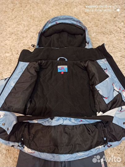 Продам демисезонный костюм для девочки