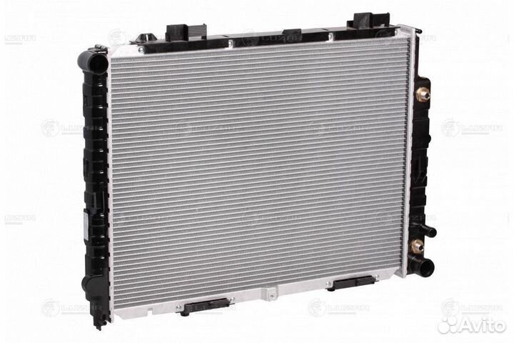 Радиатор охлаждения Мерседес E W210