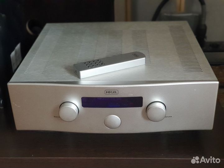 Усилитель стерео Hegel H200