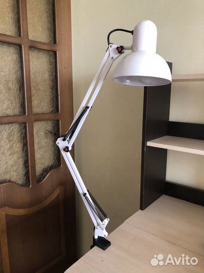 Лампа настольная.Новая