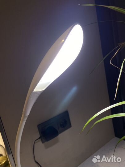 Лампа настольная Led