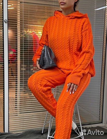 Костюм женский