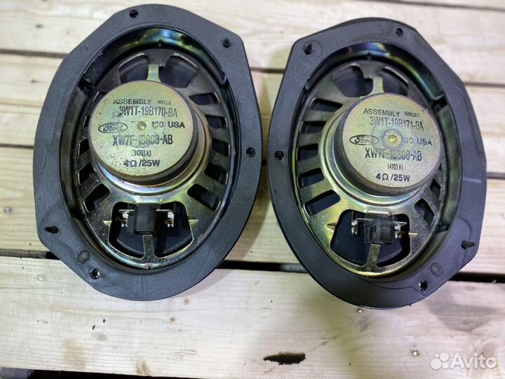 Динамики передних дверей Lincoln Town Car 1998-11