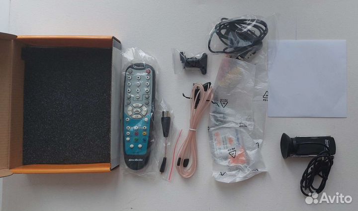 Тв-тюнер AverTV Hybrid Nano Express