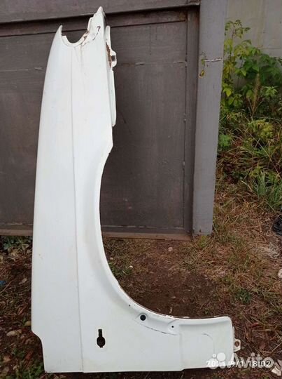 Крыло переднее, пассажирская сторона