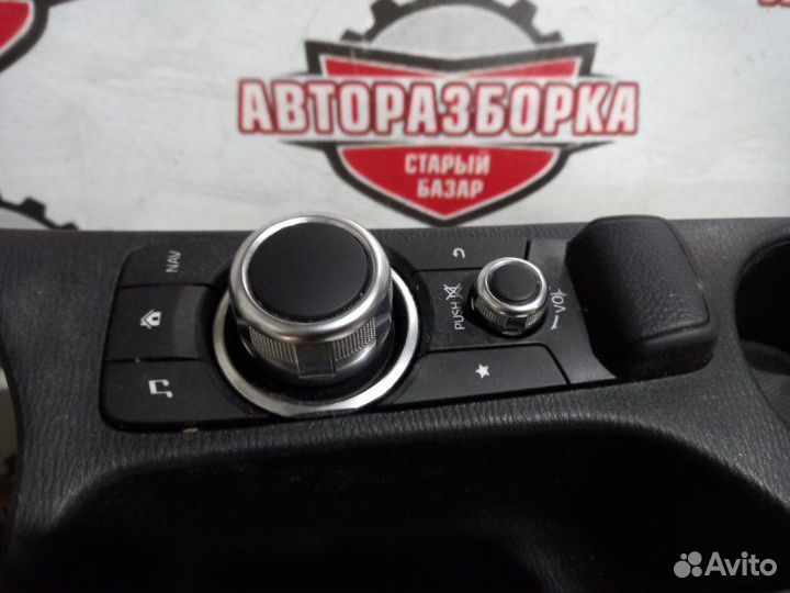Бардачок между сиденьями Mazda Demio DJ3FS P3 2016