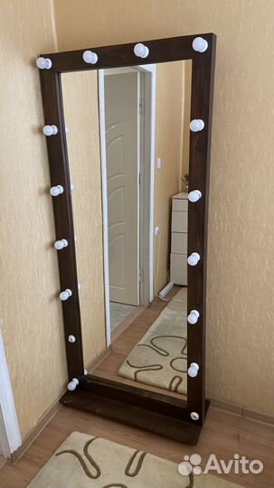 Зеркало напольное на колесиках с подсветкой