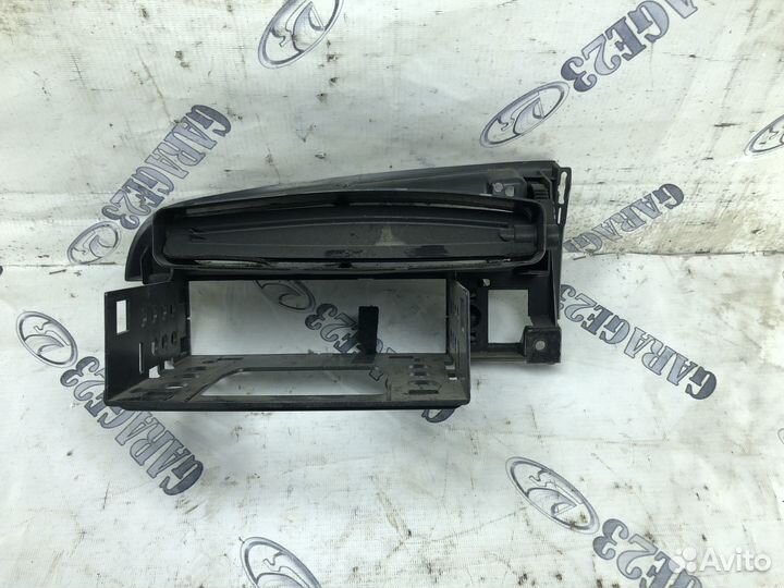 Рамка под магнитолу Volkswagen Golf 3