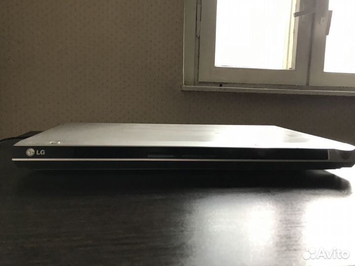 DVD плейер LG DV656X