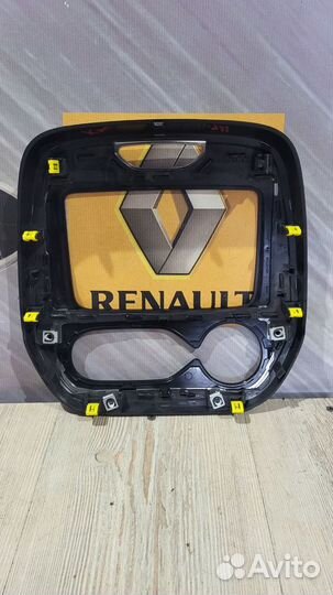 Рамка магнитолы Накладка панели центр Renault kapt