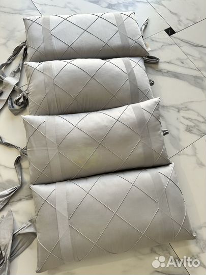 Бортики и подушки в отличном состоянии