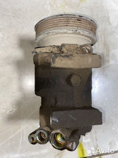 Компрессор кондиционера Renault Clio седан 1. 6