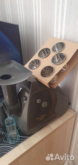 Мясорубка электрическая moulinex