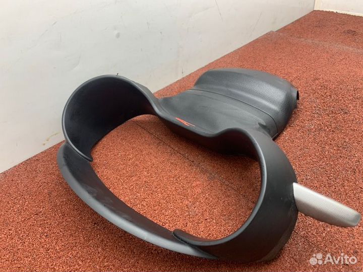 Козырек приборный панели и кожух рулевой колонки