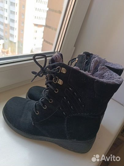 Продам обувь зимнюю ботинки женские