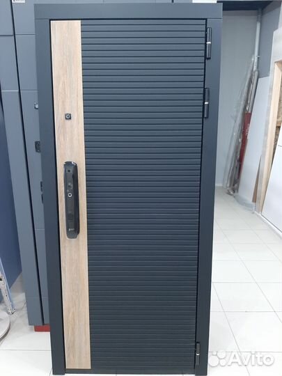 Дверь входная металлическая с электронным замком