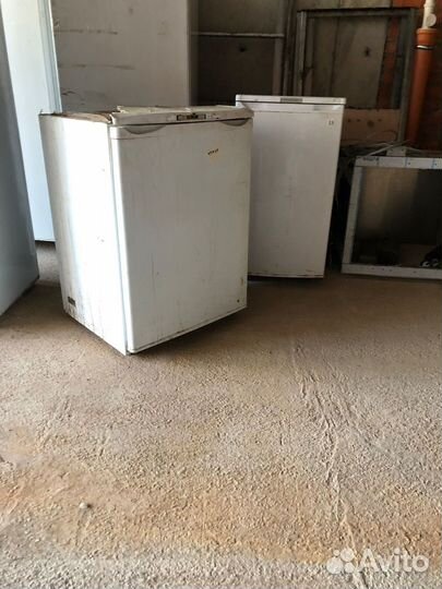 Холодильник маленький бу