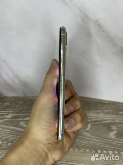 iPhone X, 64 ГБ