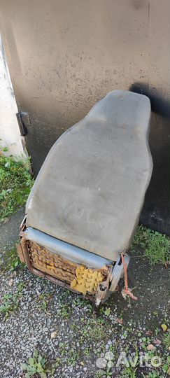 Передние сиденья от грузовика Ниссан Атлас P4F23