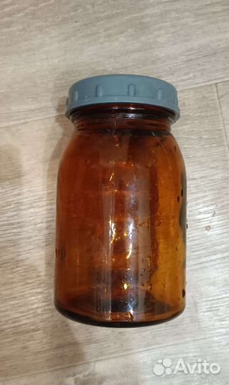 Банка из тёмного стекла СССР и другая