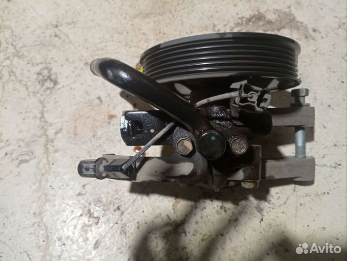 Насос гура Hyundai Solaris 1 1.4