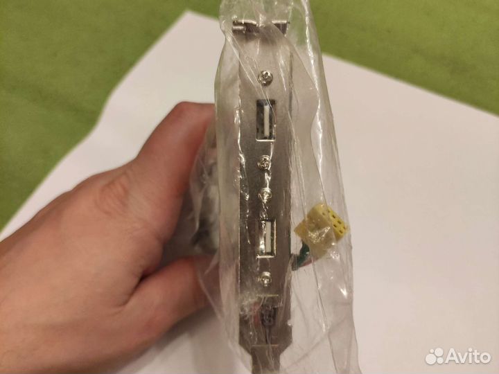 Gigabyte Внутренний порт USB (новый)