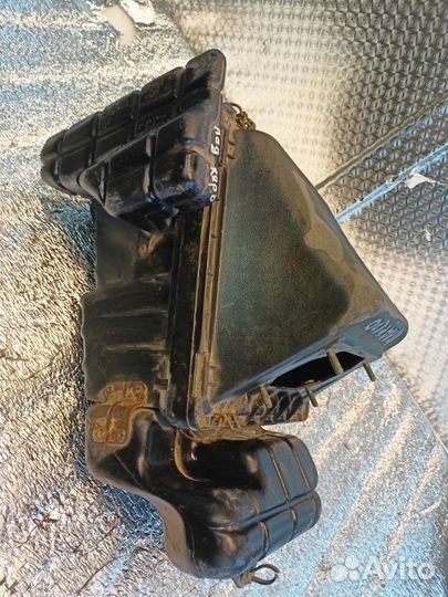 Корпус воздушного фильтра Mitsubishi Pajero 2 6G74