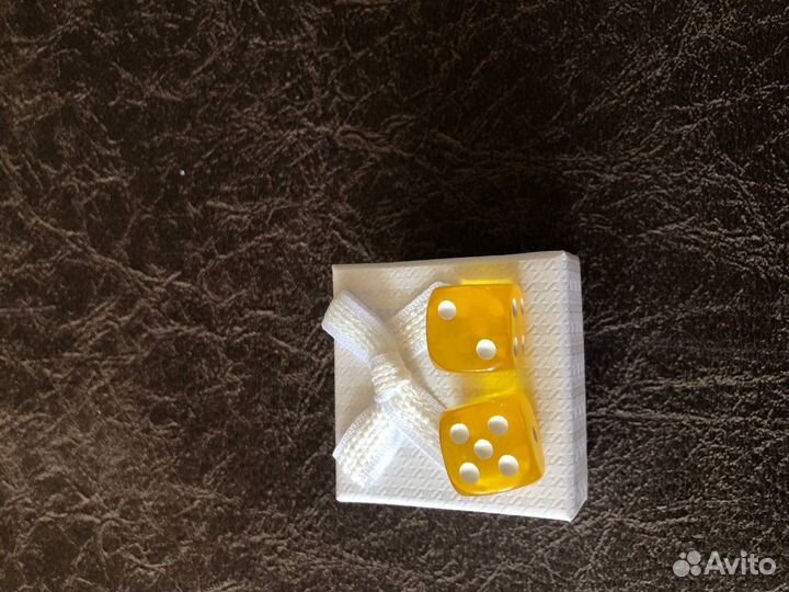 Зарики (кубики) из янтаря 15мм