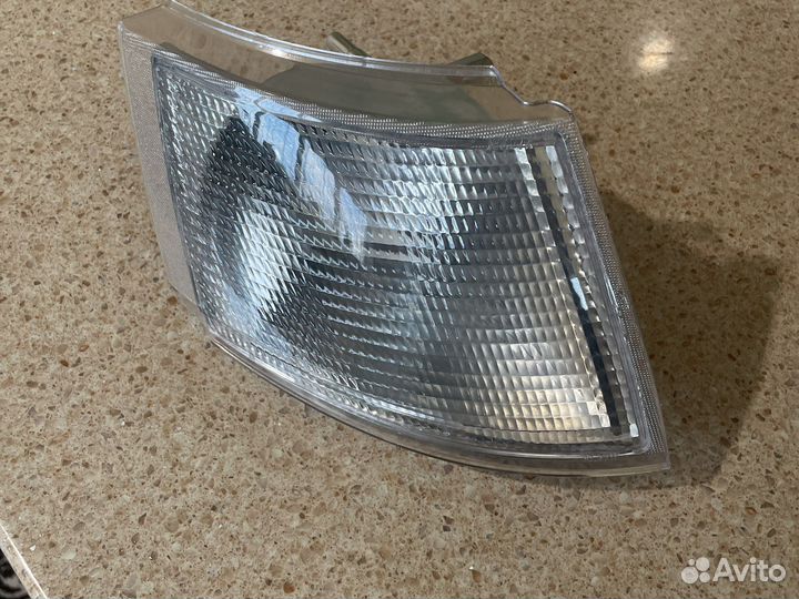 Правый поворотник на 2110