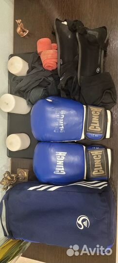 Боксерские перчатки 12 oz clinch