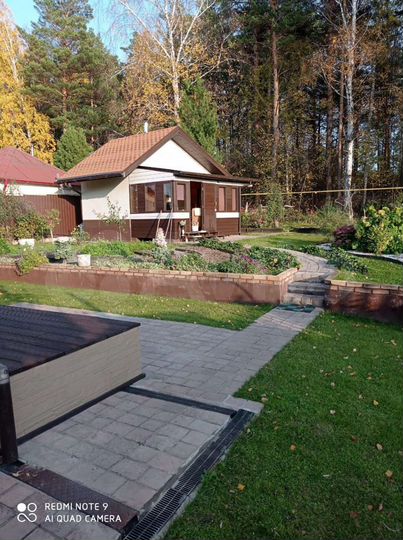 Дом 195 м² на участке 9 сот.